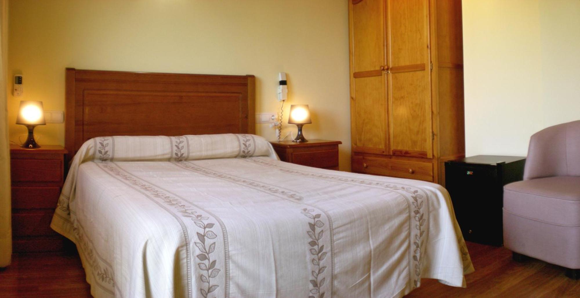 Hotel Labella Maria à Pinos Genil Extérieur photo