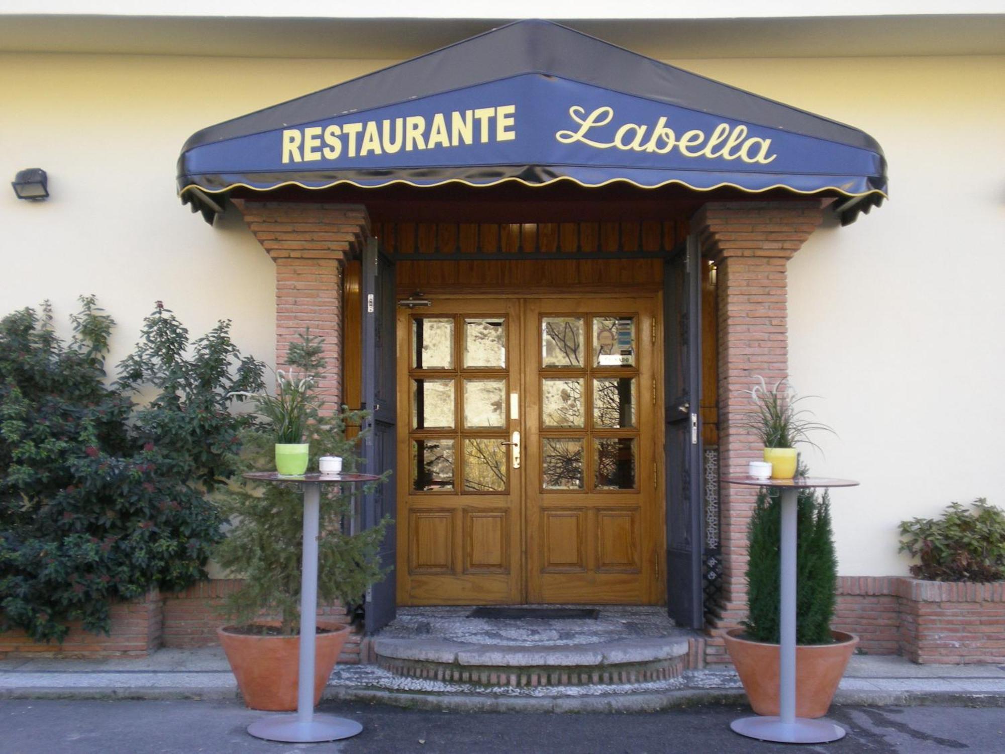 Hotel Labella Maria à Pinos Genil Extérieur photo