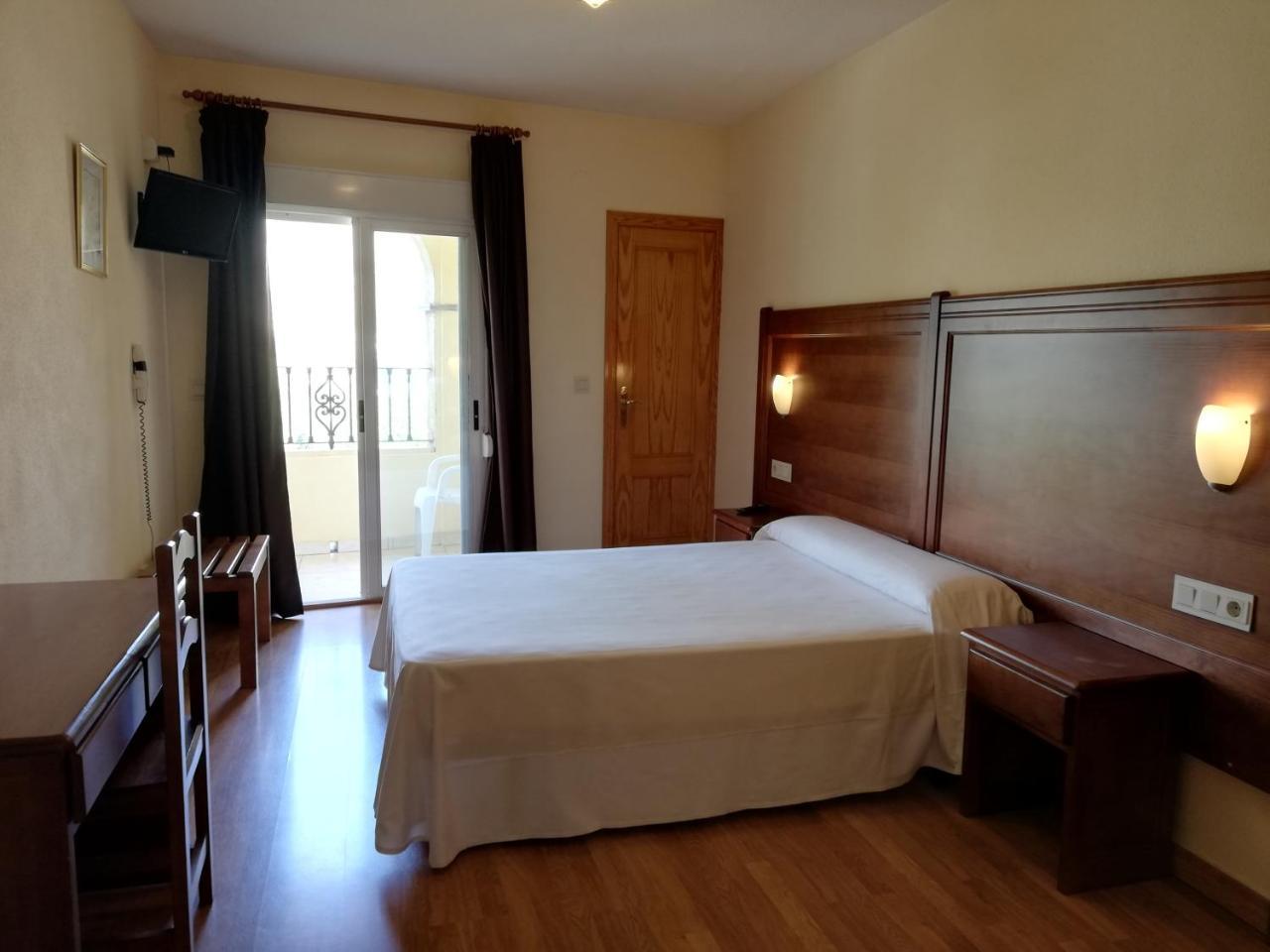 Hotel Labella Maria à Pinos Genil Extérieur photo