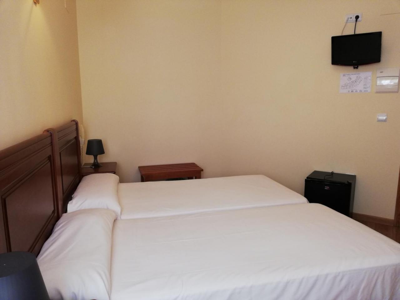 Hotel Labella Maria à Pinos Genil Extérieur photo