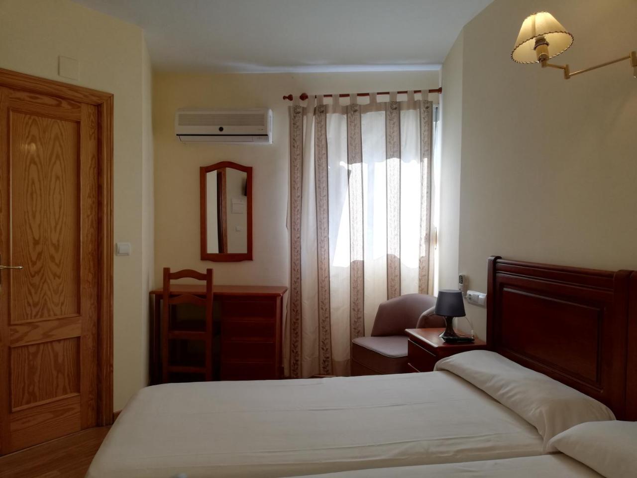 Hotel Labella Maria à Pinos Genil Extérieur photo