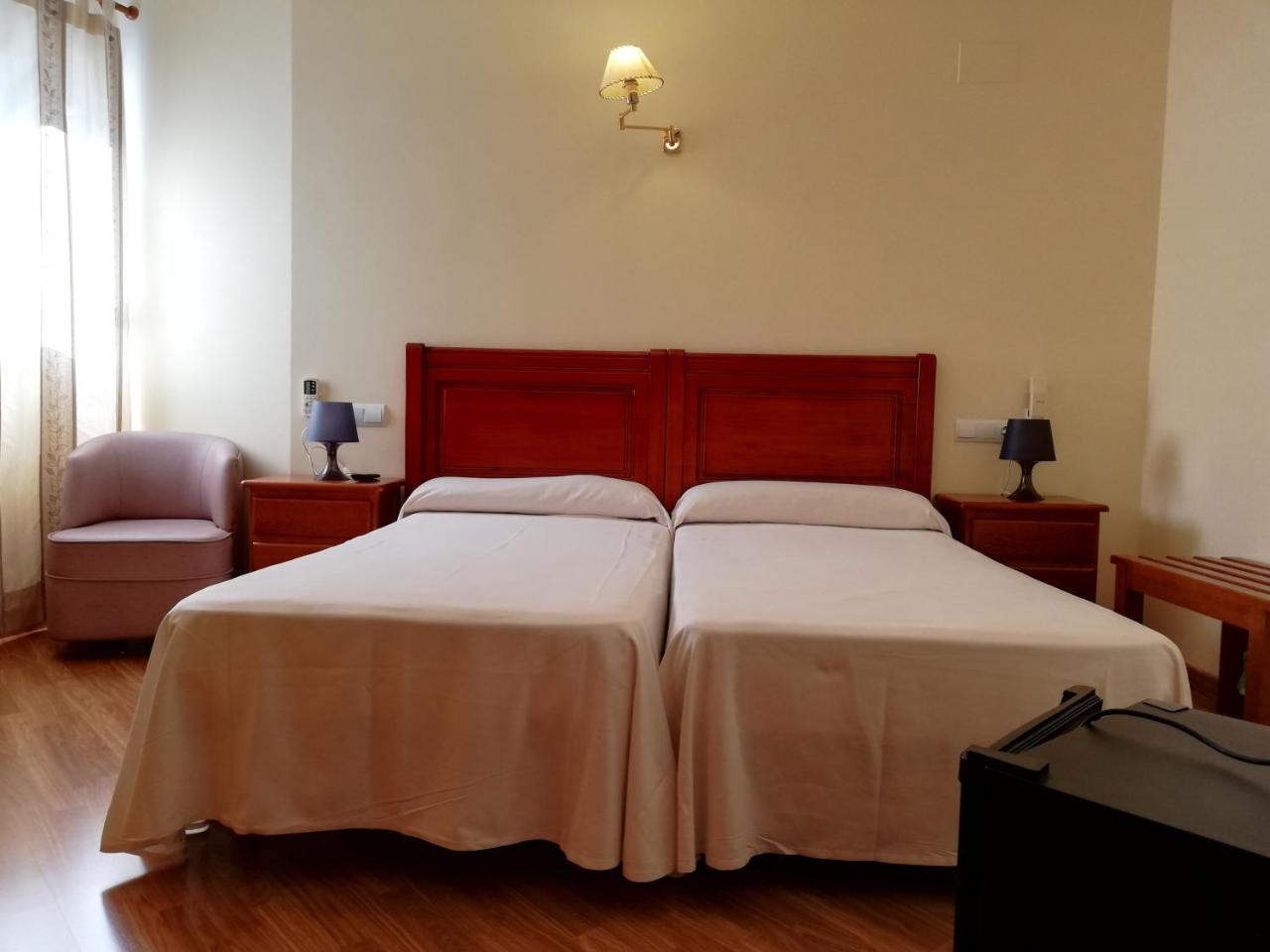 Hotel Labella Maria à Pinos Genil Extérieur photo