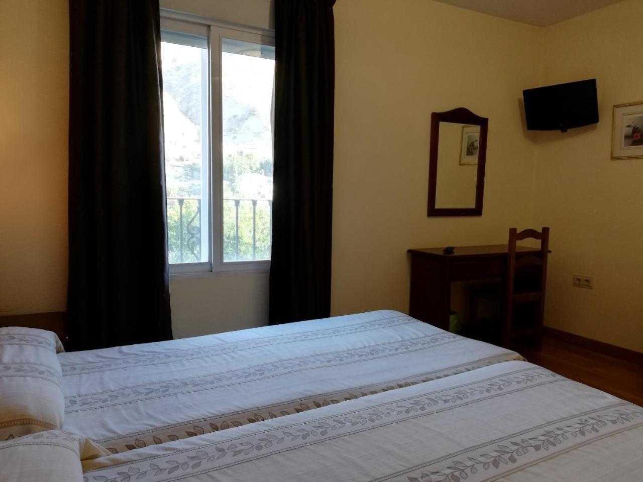 Hotel Labella Maria à Pinos Genil Extérieur photo