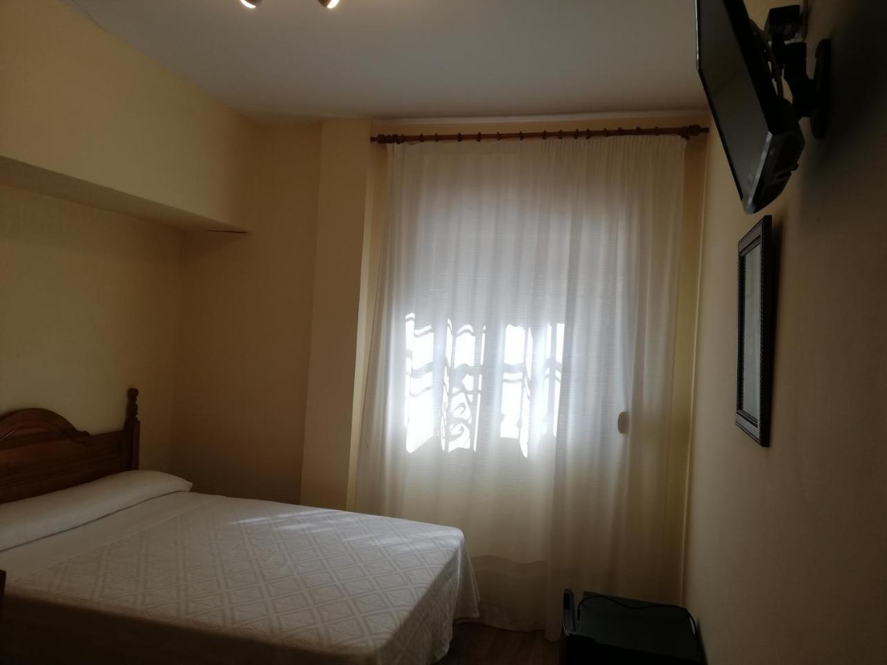 Hotel Labella Maria à Pinos Genil Extérieur photo