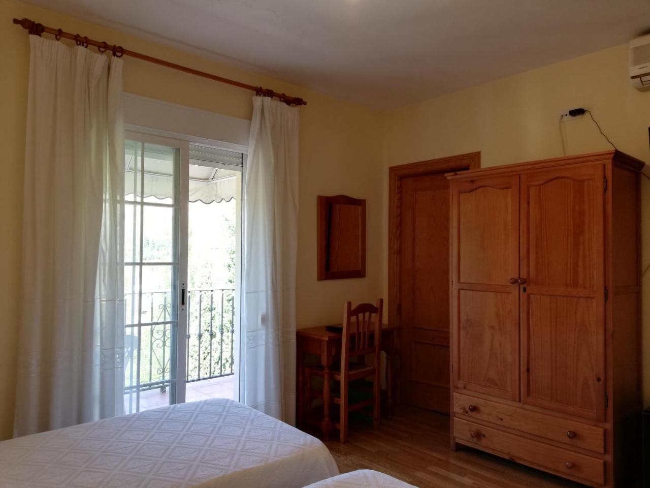 Hotel Labella Maria à Pinos Genil Extérieur photo