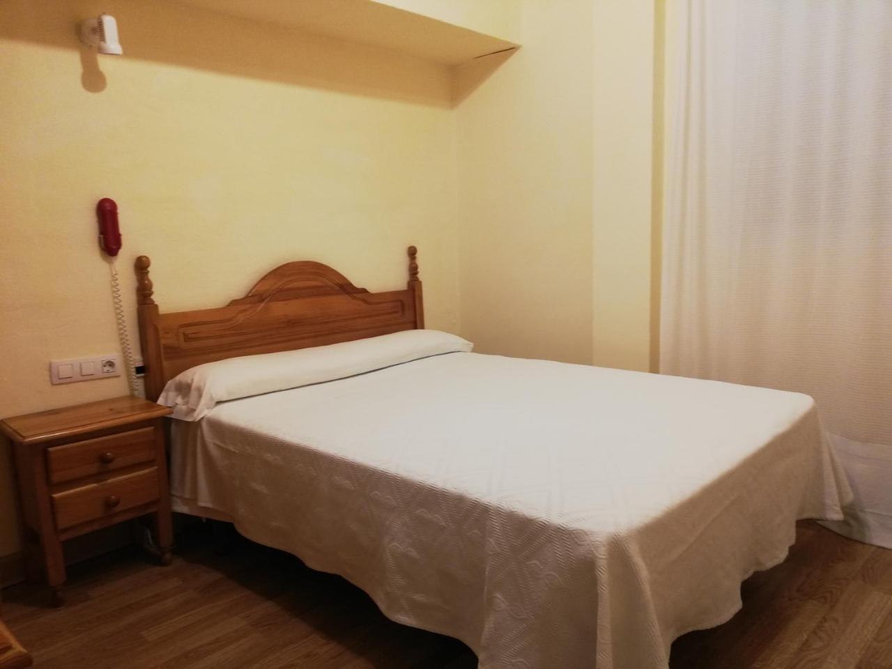 Hotel Labella Maria à Pinos Genil Extérieur photo