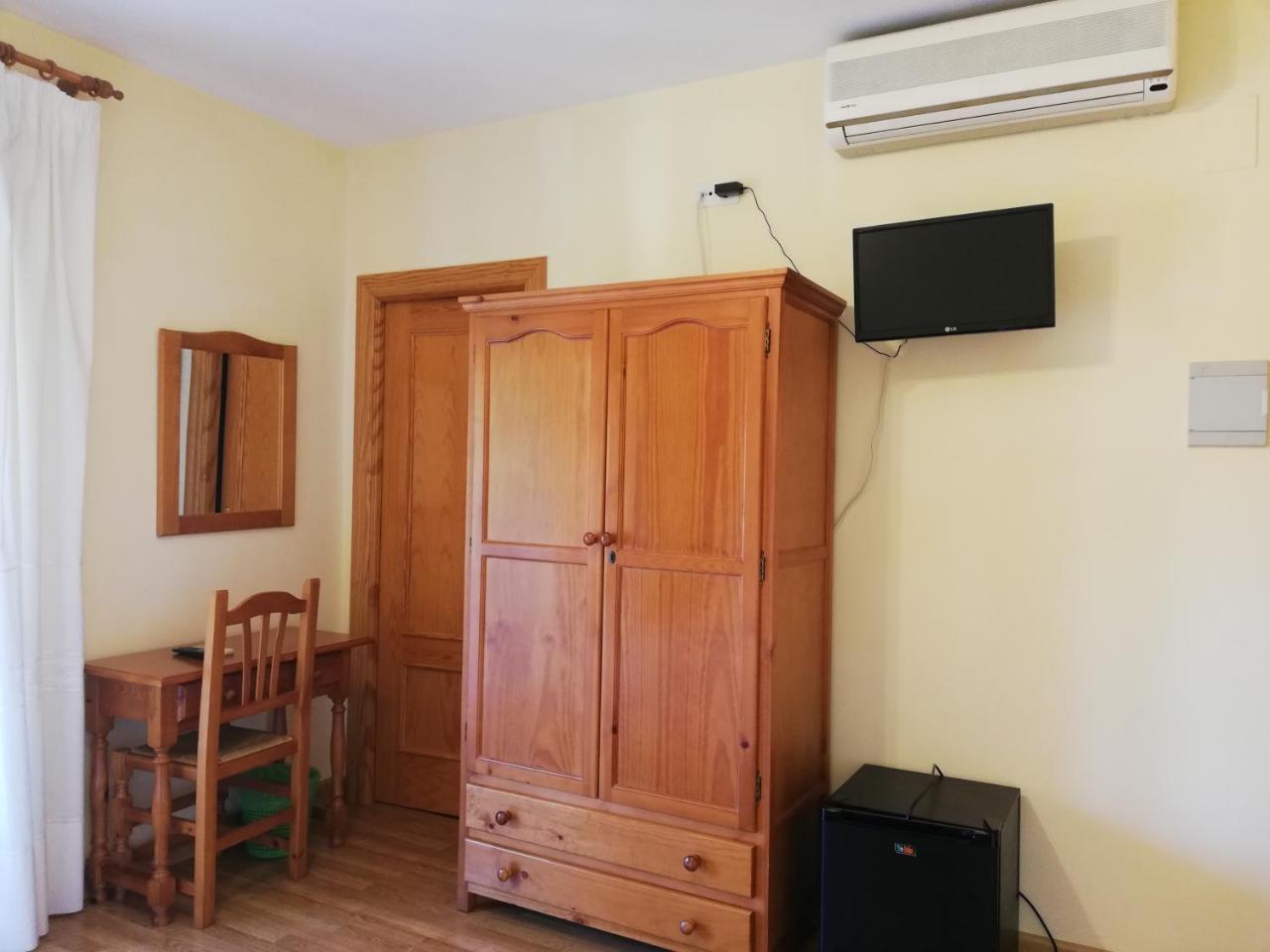 Hotel Labella Maria à Pinos Genil Extérieur photo