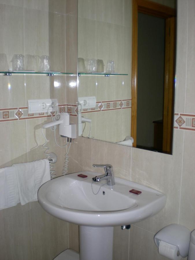 Hotel Labella Maria à Pinos Genil Chambre photo